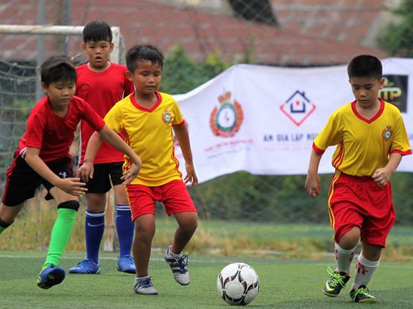 Thực hành cách ban bật hiệu quả trong bóng đá mỗi ngày